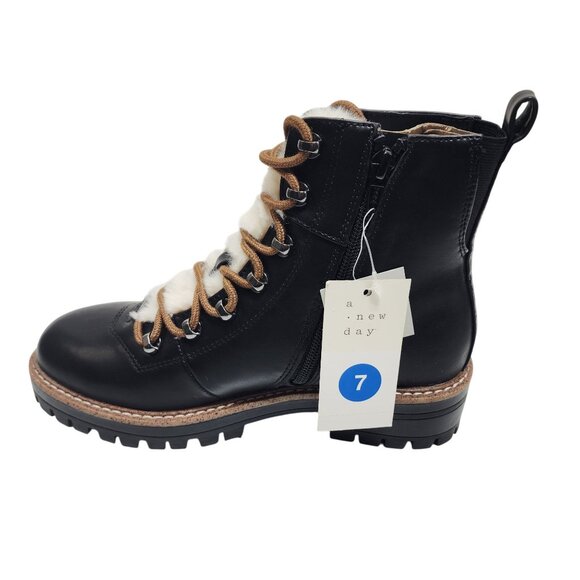 Black Leather Faux Fur Lined Lace-Up Ankle Boots With Side Zipper & Size 7 - Picture 8 of 11